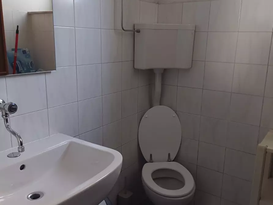 Immagine 9 di Ufficio in vendita  a Pisa