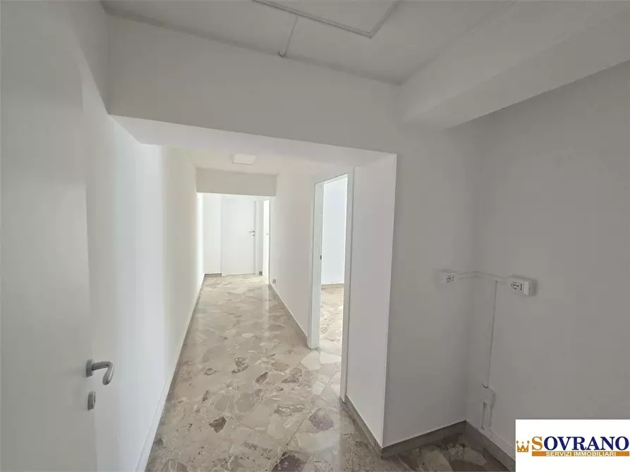 Immagine 5 di Ufficio in vendita  a Palermo