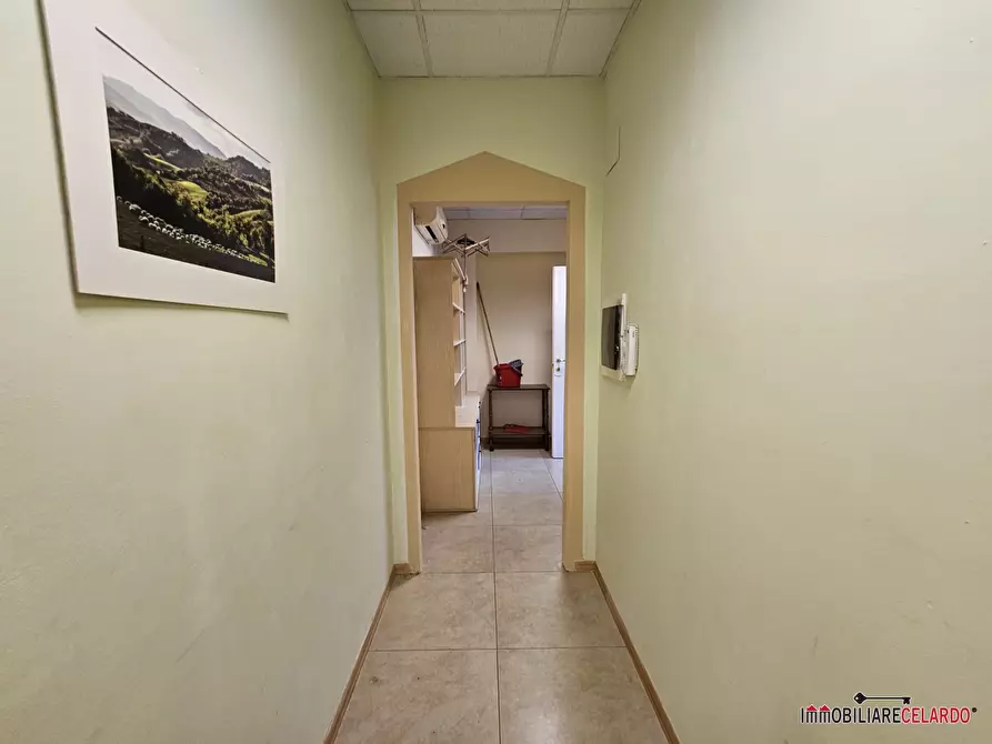Immagine 6 di Ufficio in vendita  a Colle Di Val D'elsa