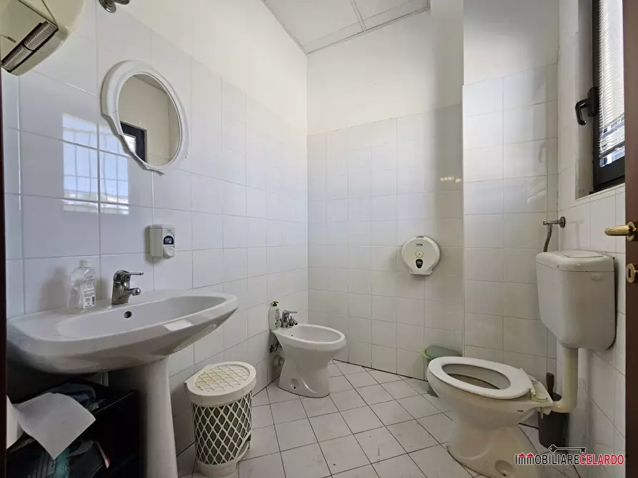 Immagine 8 di Ufficio in vendita  a Colle Di Val D'elsa