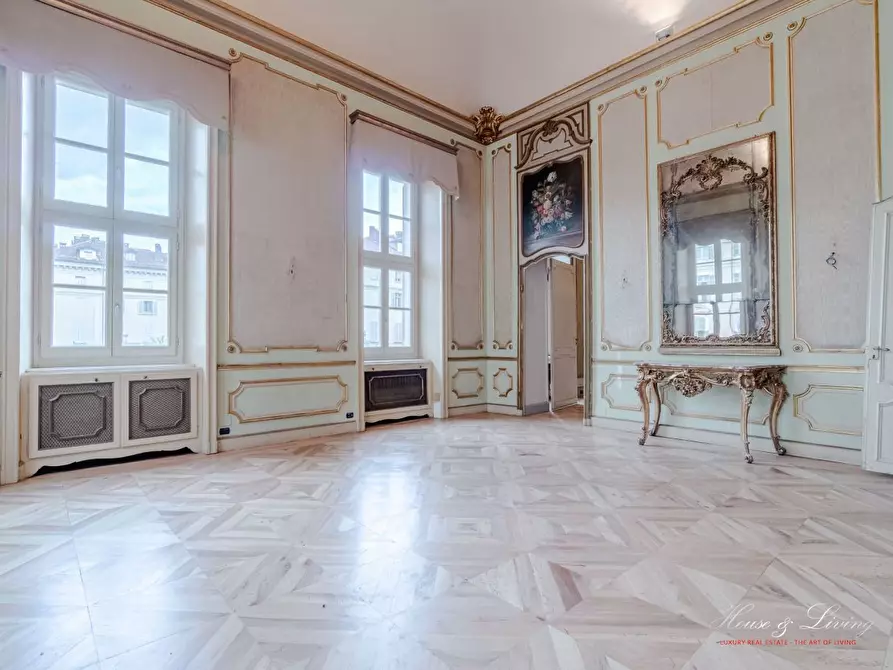 Immagine 8 di Ufficio in vendita  a Torino