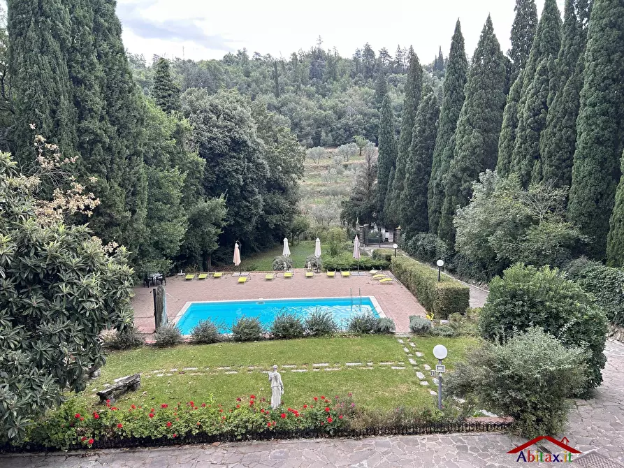 Immagine 3 di Villa in vendita  37 a Arezzo