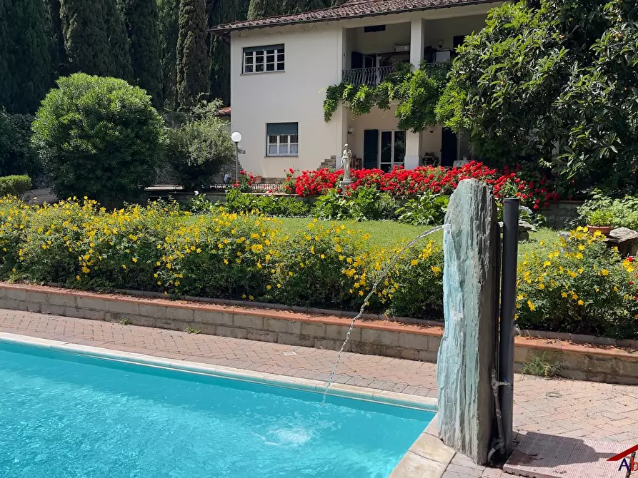 Immagine 1 di Villa in vendita  37 a Arezzo