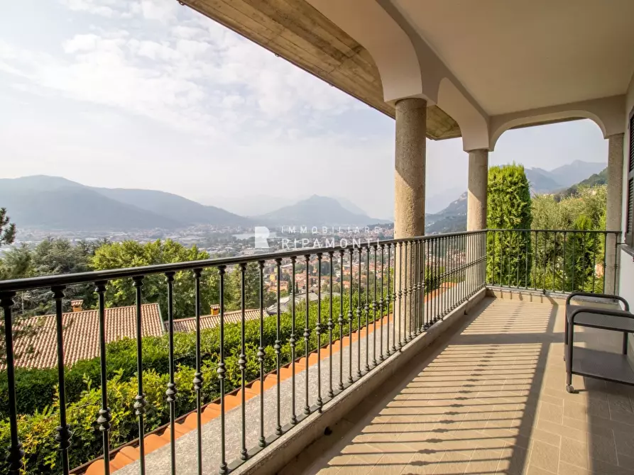 Immagine 2 di Villa in vendita  a Torre De' Busi