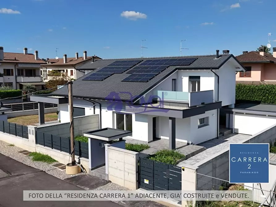 Immagine 2 di Villa in vendita  a Parabiago