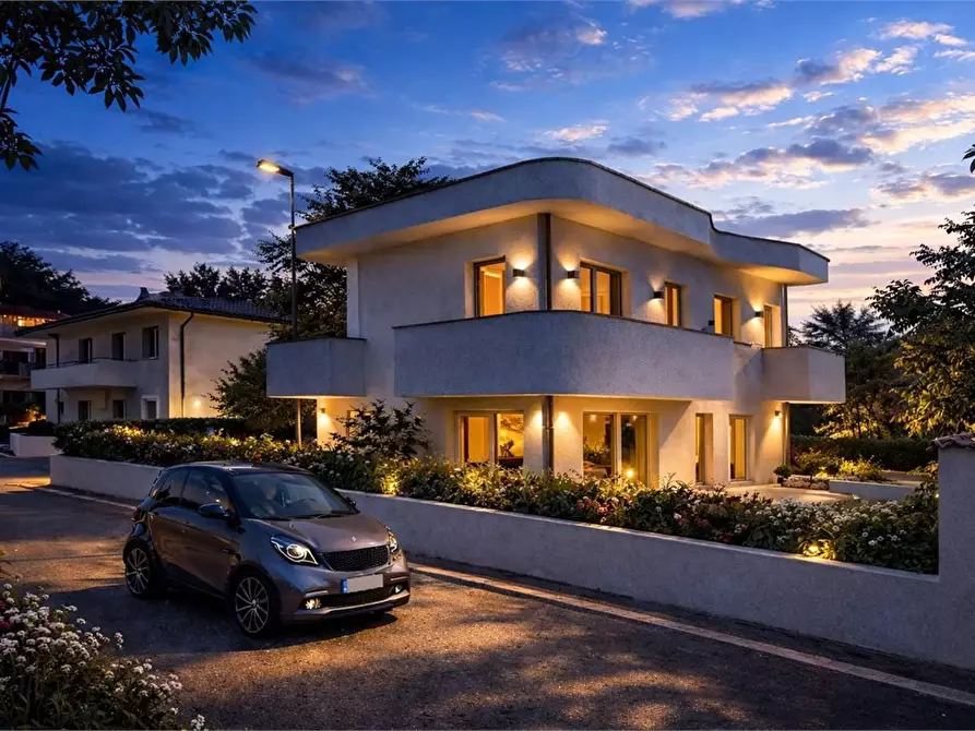 Immagine 6 di Villa in vendita  a Parabiago