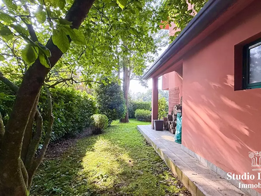 Immagine 3 di Villa in vendita  11 a Correzzana