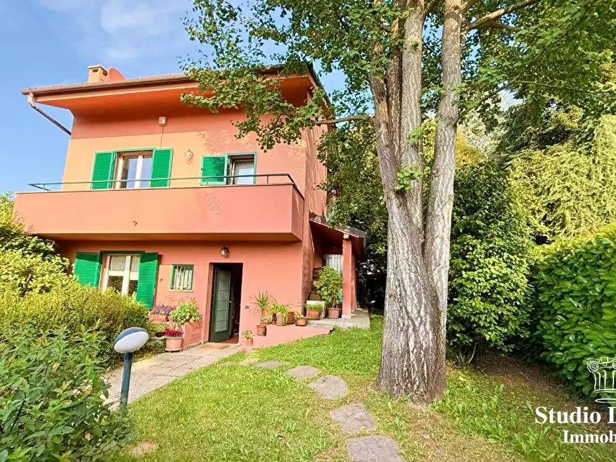 Immagine 2 di Villa in vendita  11 a Correzzana