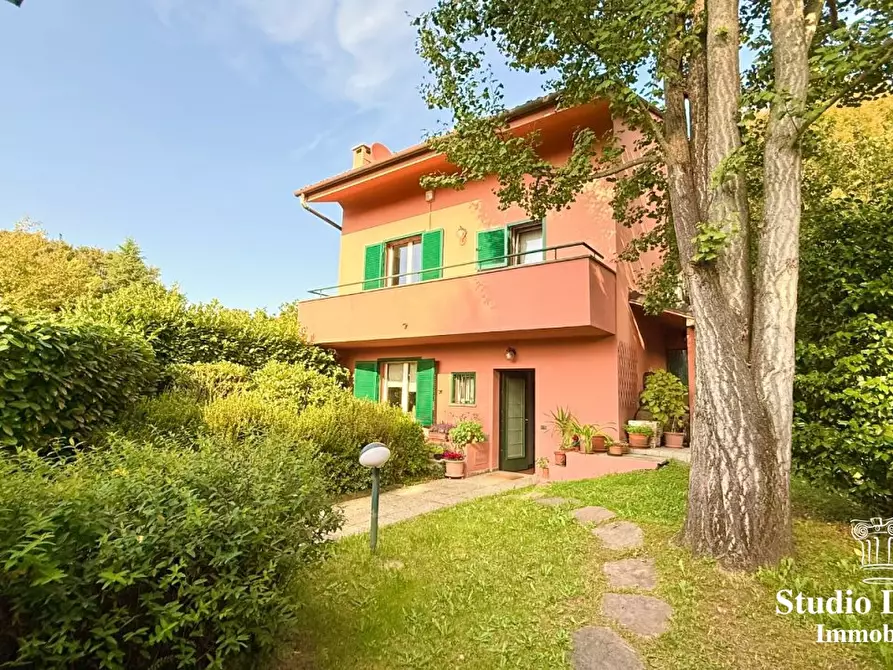 Immagine 1 di Villa in vendita  11 a Correzzana