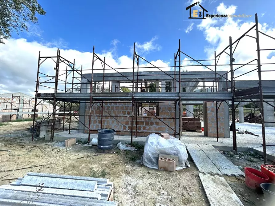 Immagine 3 di Villa in vendita  snc a Poggio Mirteto