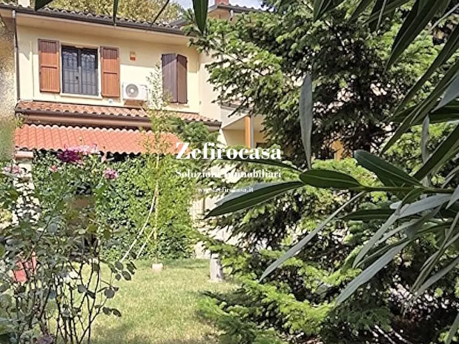 Immagine 1 di Villa in vendita  a Sala Bolognese