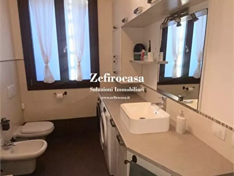 Immagine 8 di Villa in vendita  a San Giovanni In Persiceto