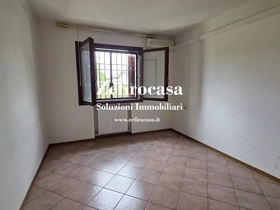 Immagine 9 di Villa in vendita  a Valsamoggia