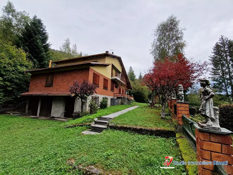 Immagine 2 di Villa in vendita  44 a Saviore Dell'adamello