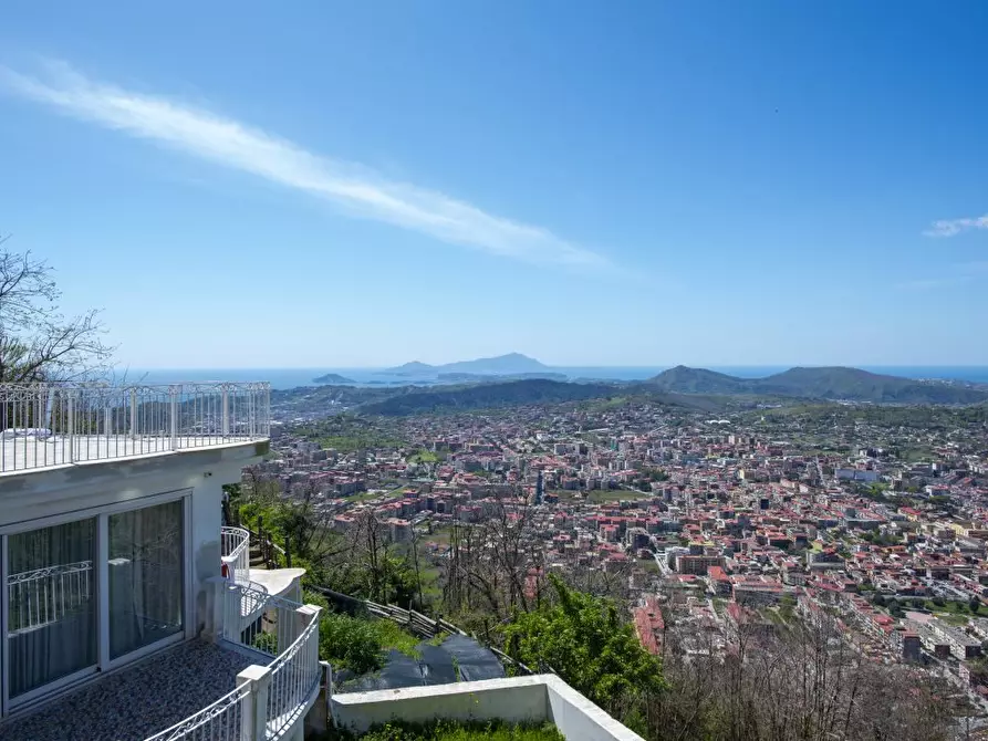 Immagine 2 di Villa in vendita  12 a a Napoli