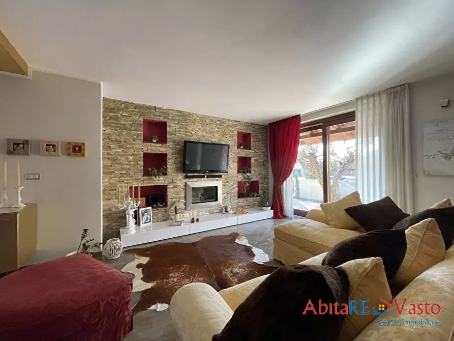 Immagine 3 di Villa in vendita  16 M a Vasto