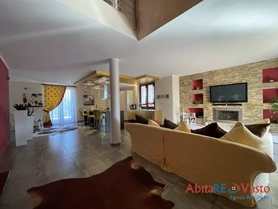 Immagine 2 di Villa in vendita  16 M a Vasto