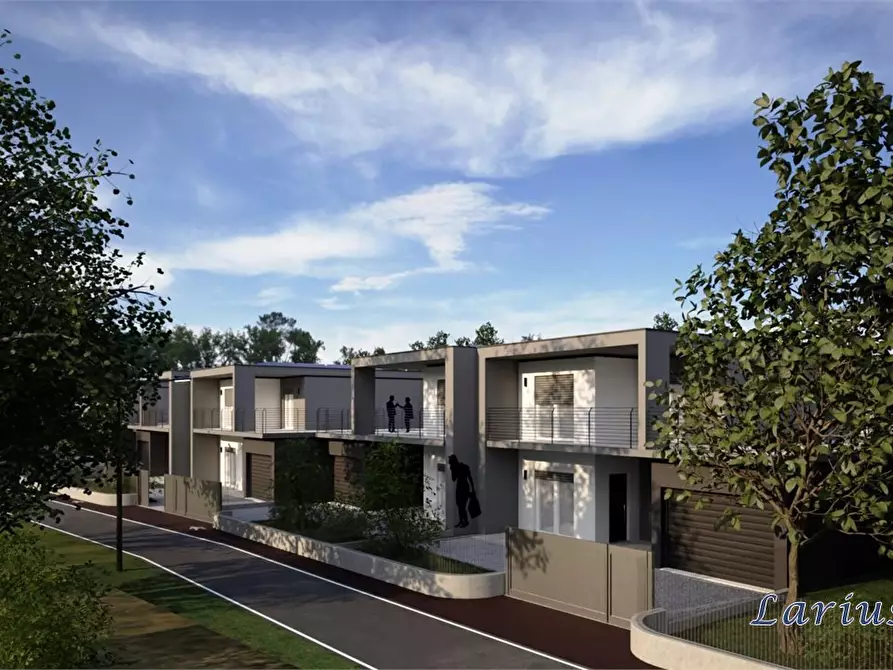 Immagine 6 di Villa in vendita  a Erba