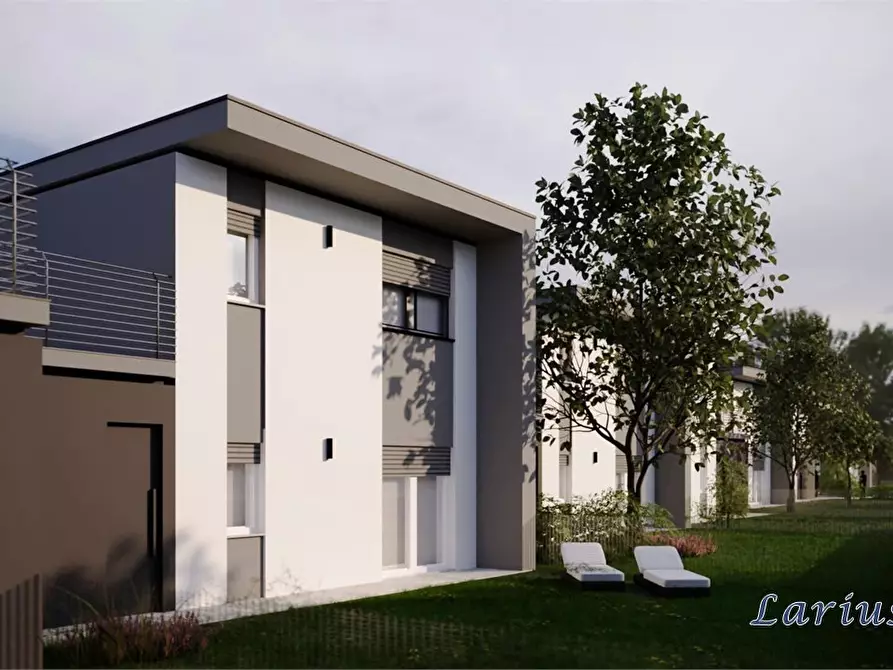 Immagine 4 di Villa in vendita  a Erba