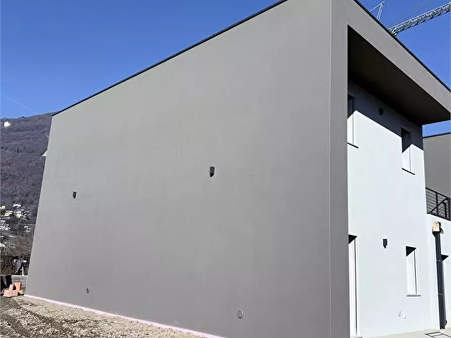 Immagine 5 di Villa in vendita  a Erba