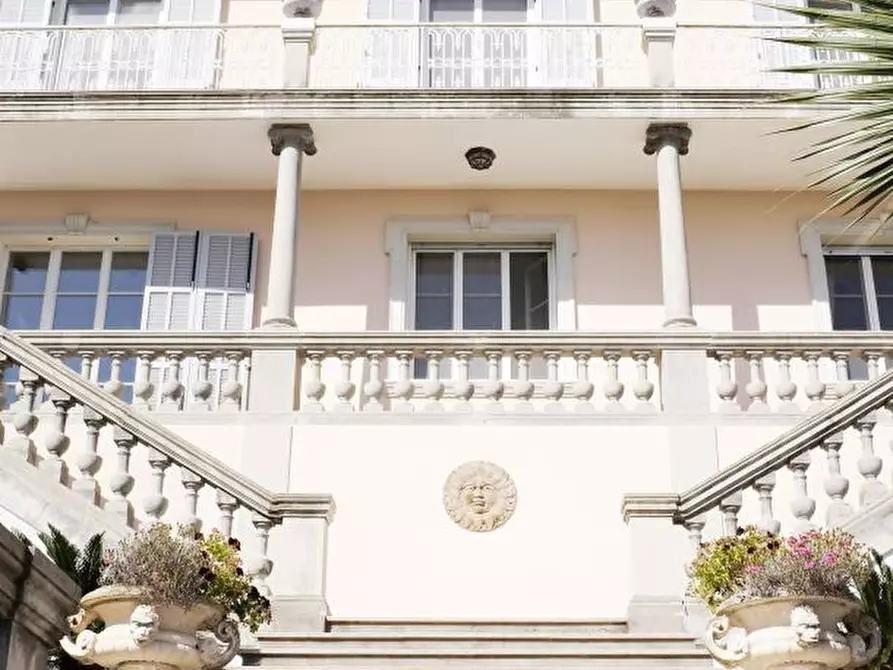 Immagine 2 di Villa in vendita  a San Remo