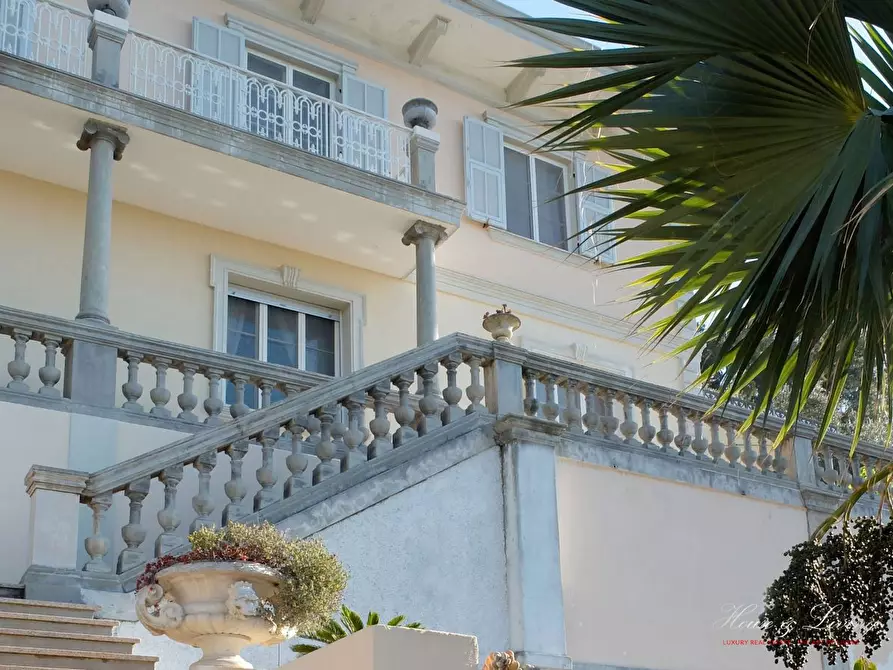 Immagine 4 di Villa in vendita  a San Remo