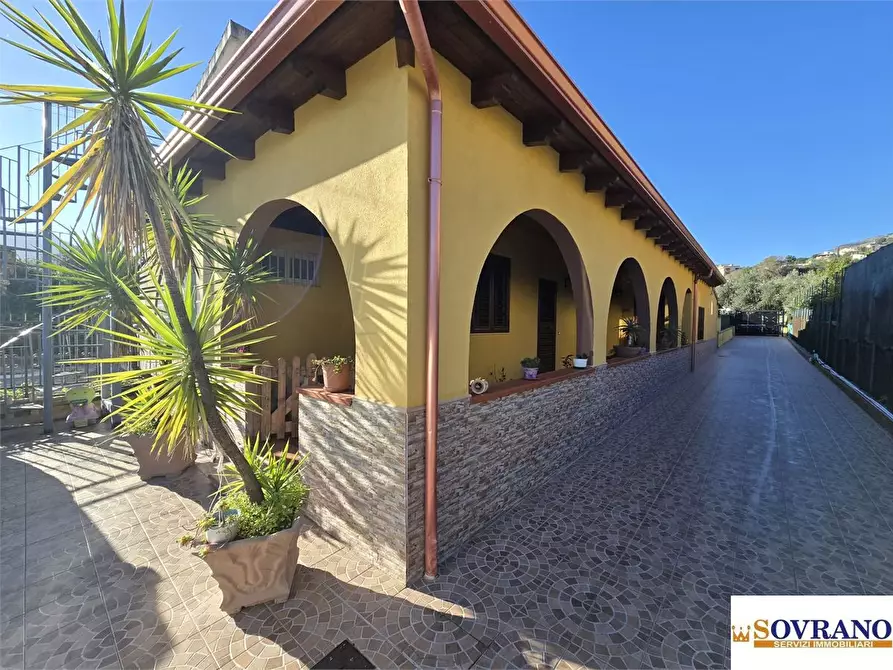 Immagine 1 di Villa in vendita  a Palermo