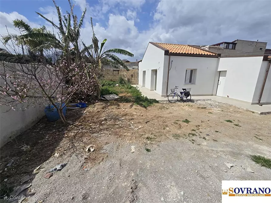 Immagine 4 di Villa in vendita  a Palermo