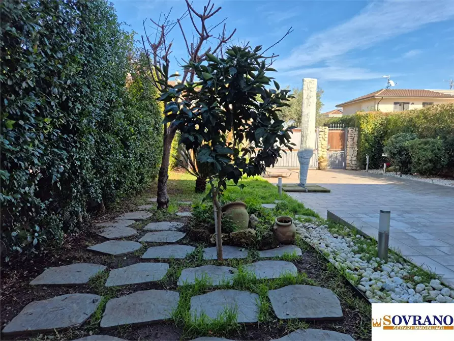 Immagine 4 di Villa in vendita  a Carini