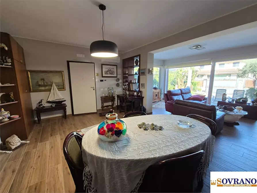 Immagine 7 di Villa in vendita  a Carini