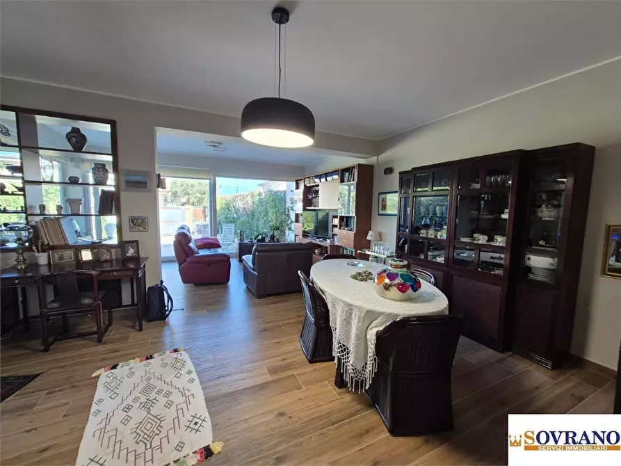 Immagine 10 di Villa in vendita  a Carini