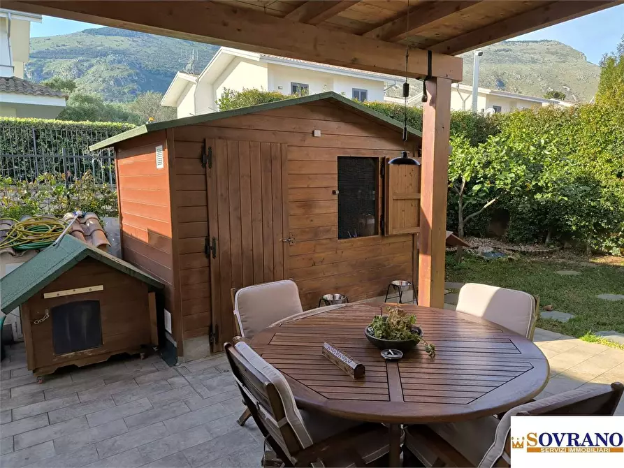 Immagine 6 di Villa in vendita  a Carini