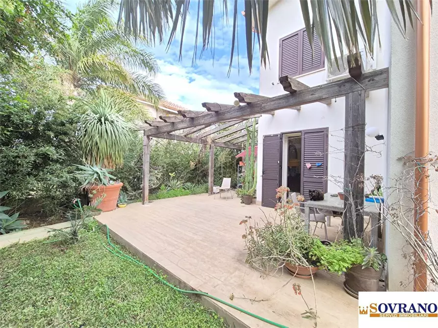 Immagine 3 di Villa in vendita  a Carini