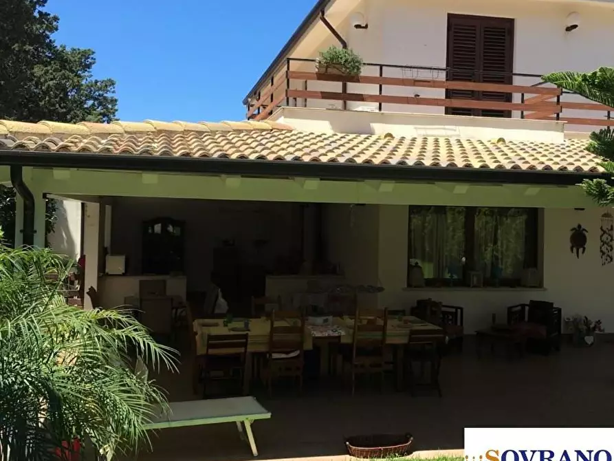 Immagine 2 di Villa in vendita  a Terrasini