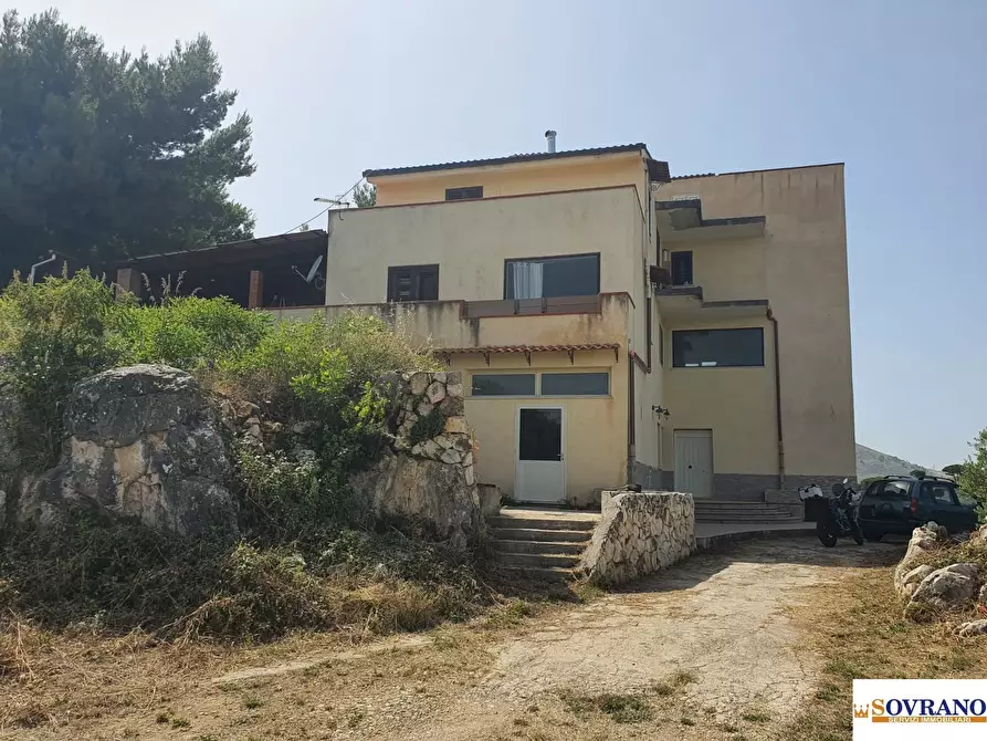 Immagine 1 di Villa in vendita  10/A a Monreale