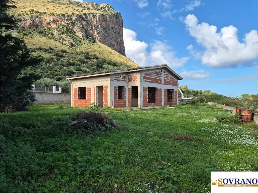 Immagine 2 di Villa in vendita  a Carini