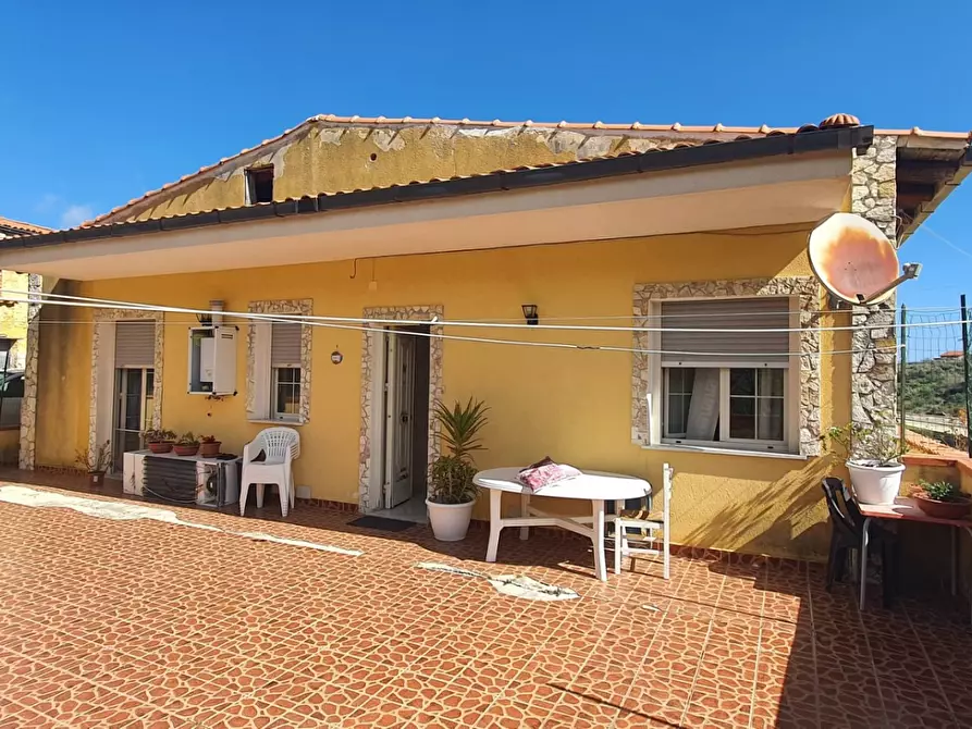 Immagine 1 di Villa in vendita  10 a Monreale