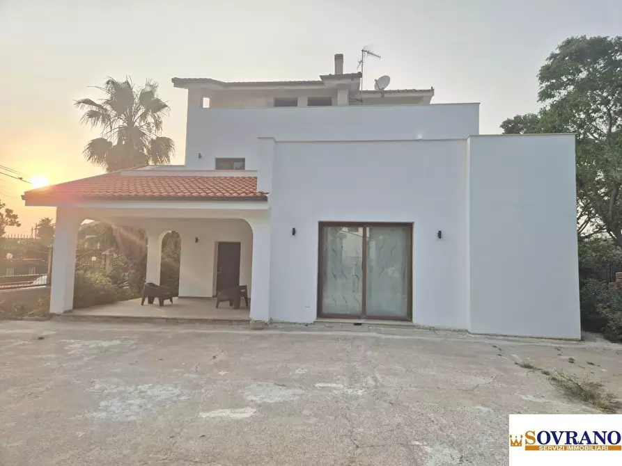 Immagine 1 di Villa in vendita  a Carini