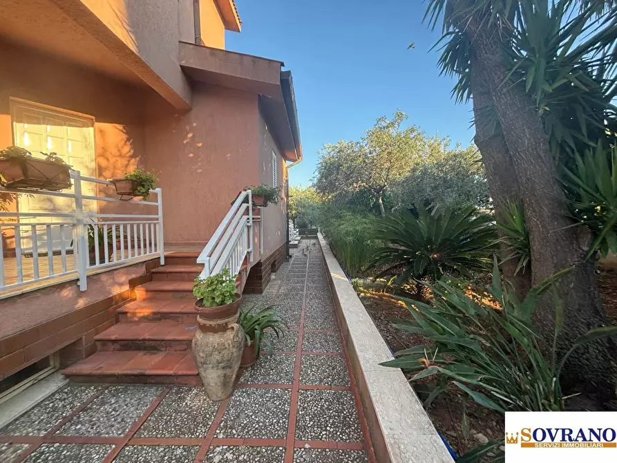 Immagine 4 di Villa in vendita  a Carini