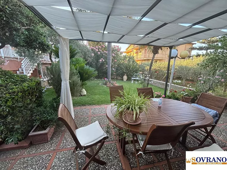 Immagine 8 di Villa in vendita  a Carini