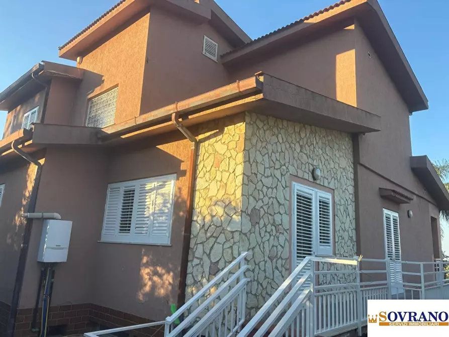 Immagine 2 di Villa in vendita  a Carini