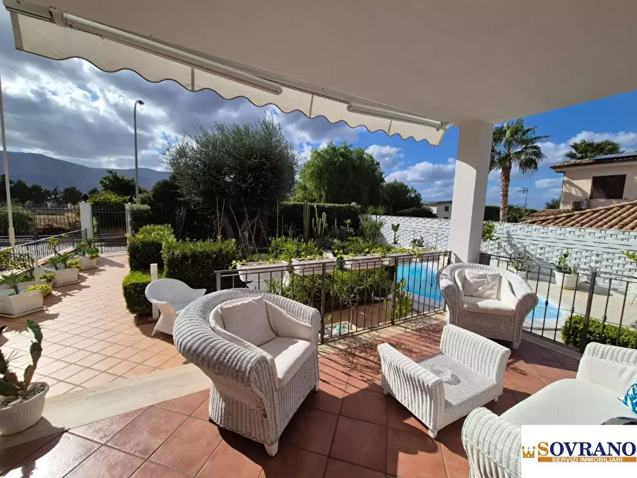 Immagine 7 di Villa in vendita  a Carini