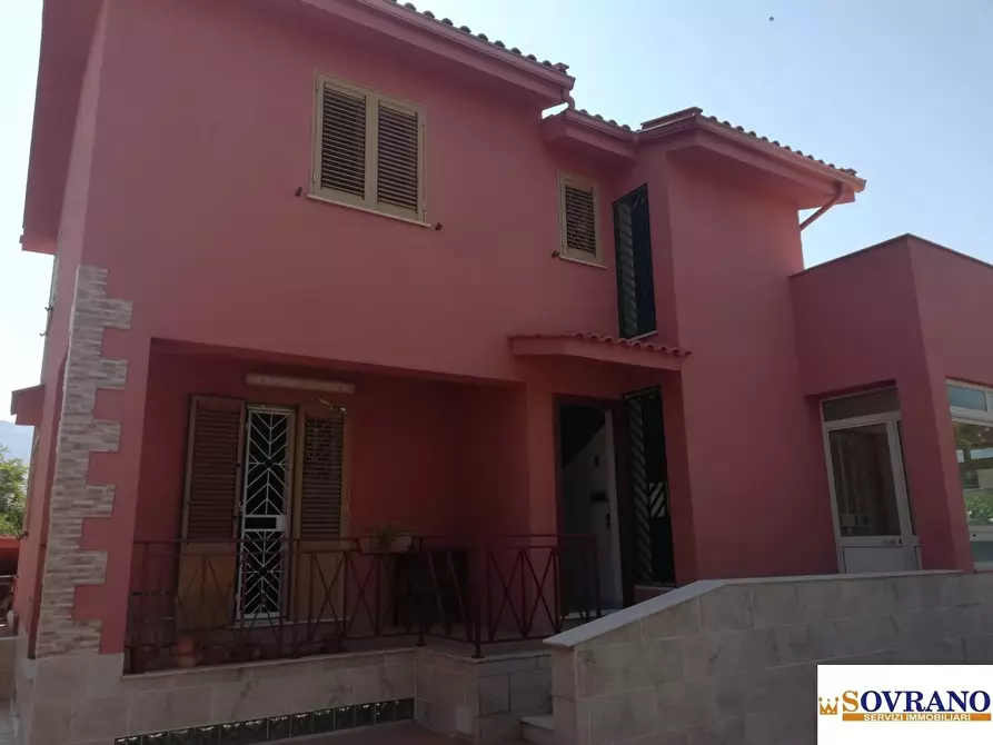 Immagine 3 di Villa in vendita  a Carini