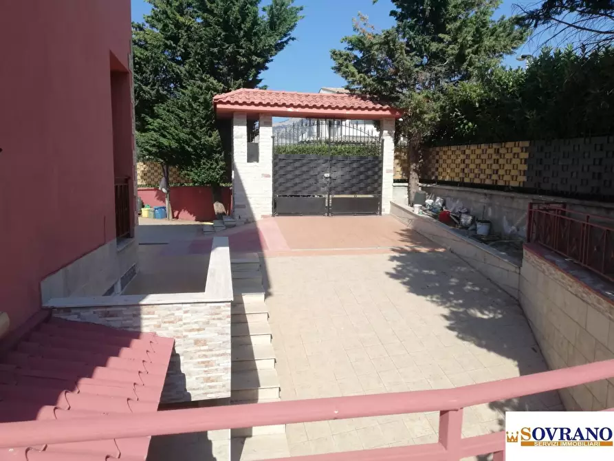 Immagine 2 di Villa in vendita  a Carini