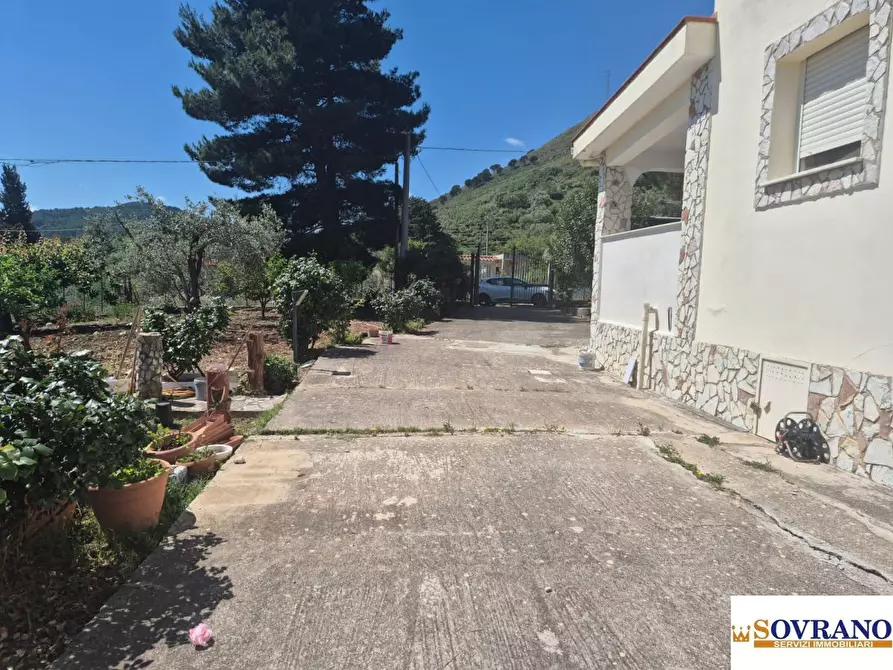 Immagine 6 di Villa in vendita  a Carini