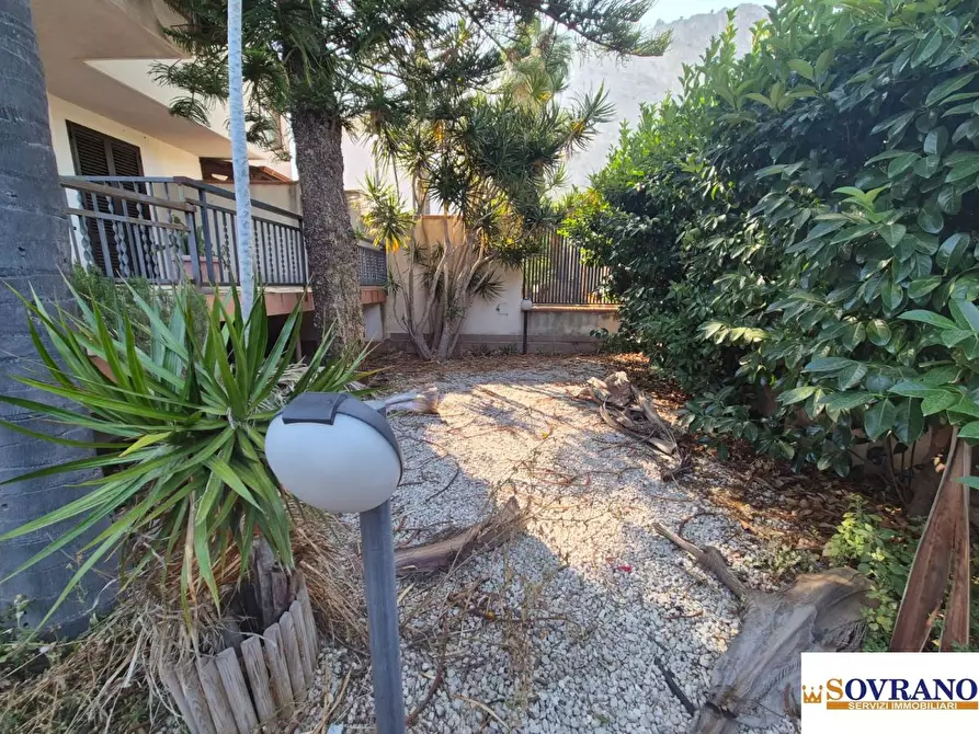 Immagine 3 di Villa in vendita  a Isola Delle Femmine