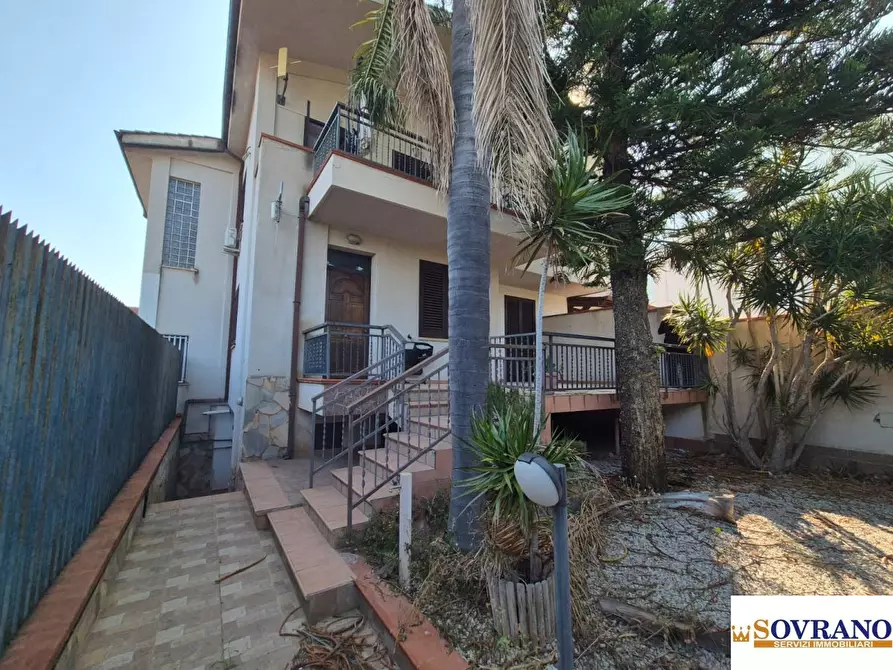 Immagine 2 di Villa in vendita  a Isola Delle Femmine