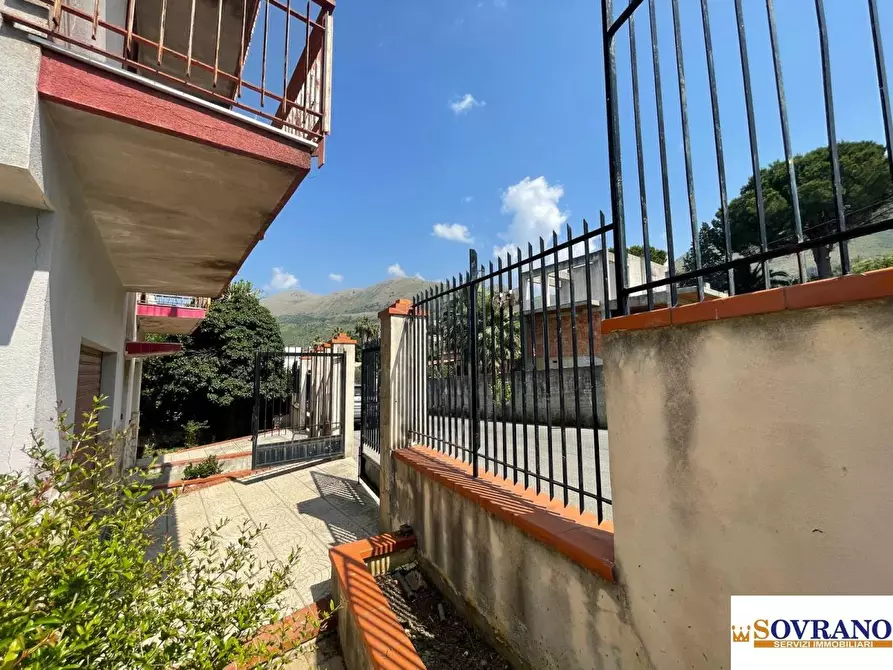 Immagine 6 di Villa in vendita  a Carini