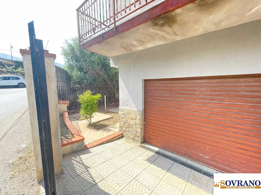 Immagine 4 di Villa in vendita  a Carini