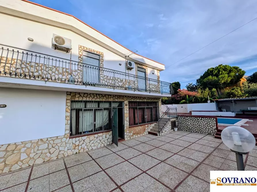 Immagine 3 di Villa in vendita  a Carini